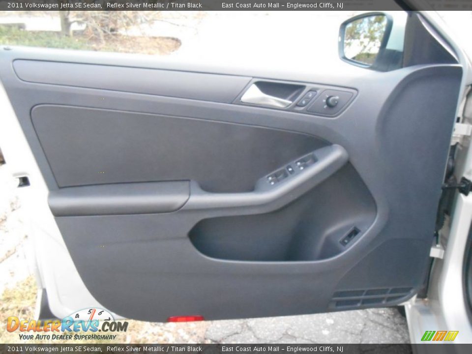 2011 Volkswagen Jetta SE Sedan Reflex Silver Metallic / Titan Black Photo #15