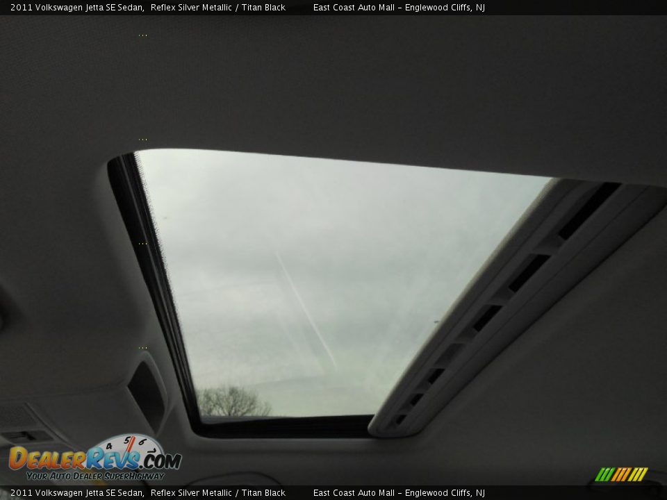 2011 Volkswagen Jetta SE Sedan Reflex Silver Metallic / Titan Black Photo #17