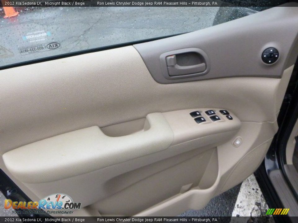 2012 Kia Sedona LX Midnight Black / Beige Photo #14