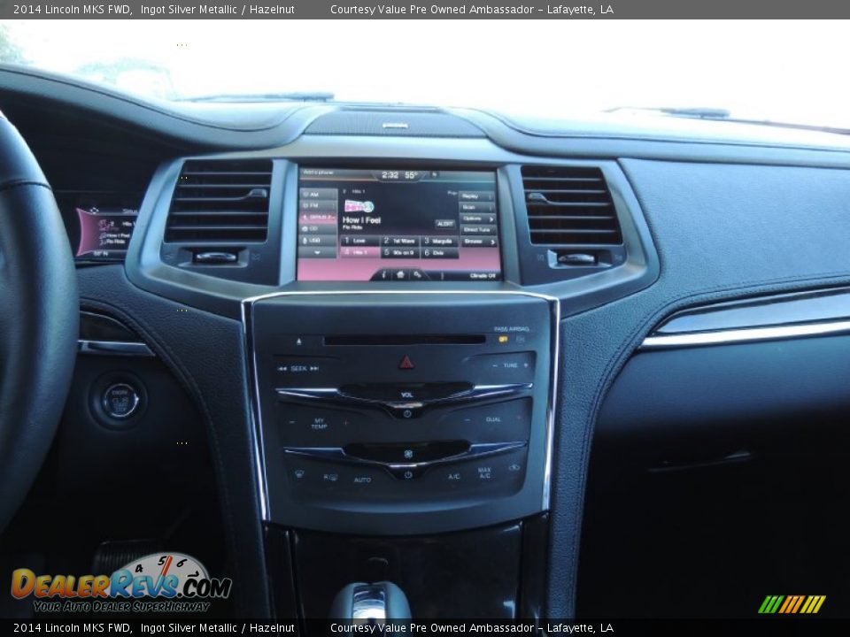 Controls of 2014 Lincoln MKS FWD Photo #9