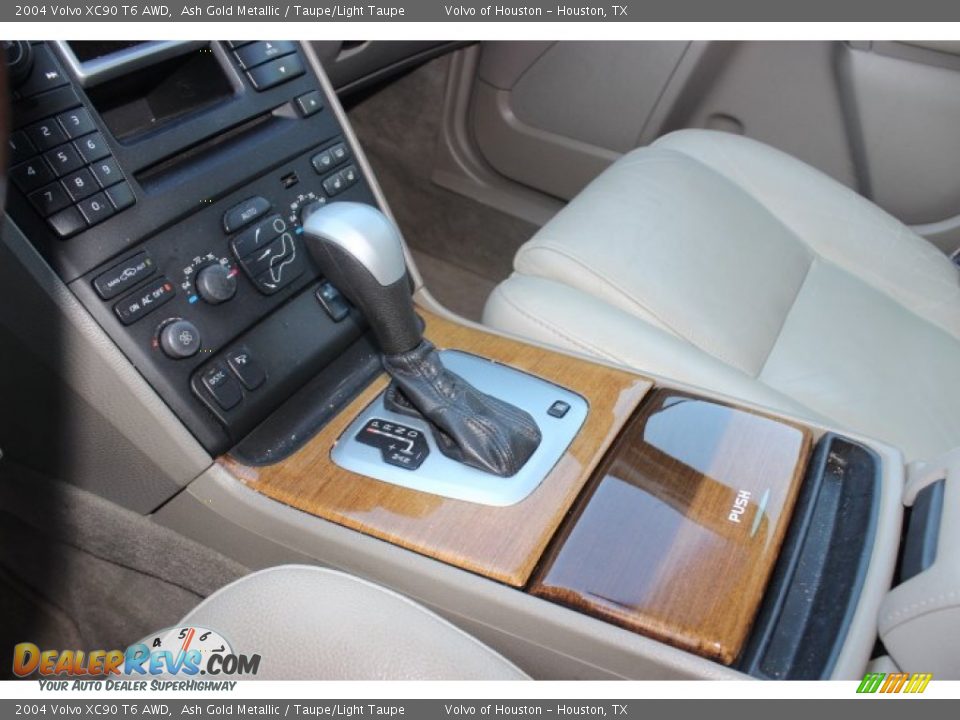 2004 Volvo XC90 T6 AWD Ash Gold Metallic / Taupe/Light Taupe Photo #11