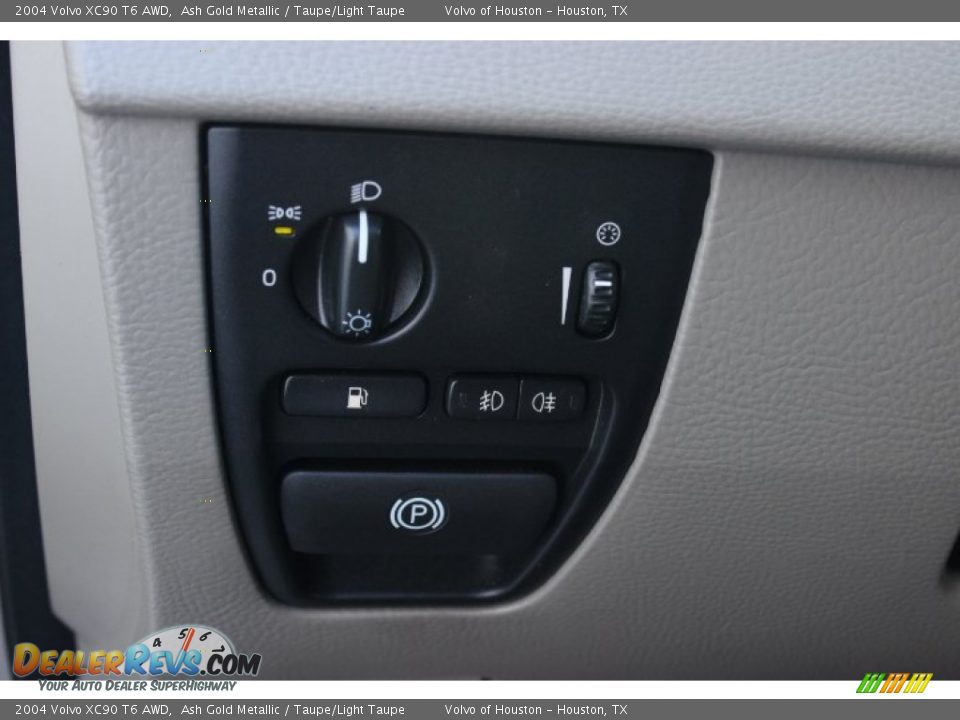 2004 Volvo XC90 T6 AWD Ash Gold Metallic / Taupe/Light Taupe Photo #17