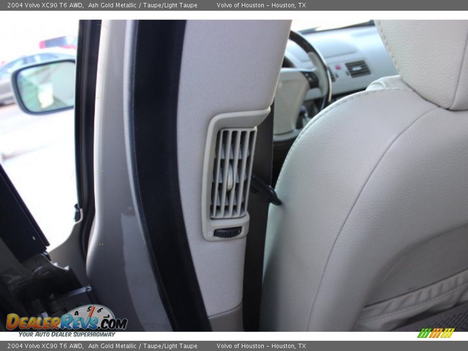 2004 Volvo XC90 T6 AWD Ash Gold Metallic / Taupe/Light Taupe Photo #19
