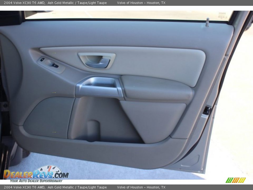2004 Volvo XC90 T6 AWD Ash Gold Metallic / Taupe/Light Taupe Photo #24