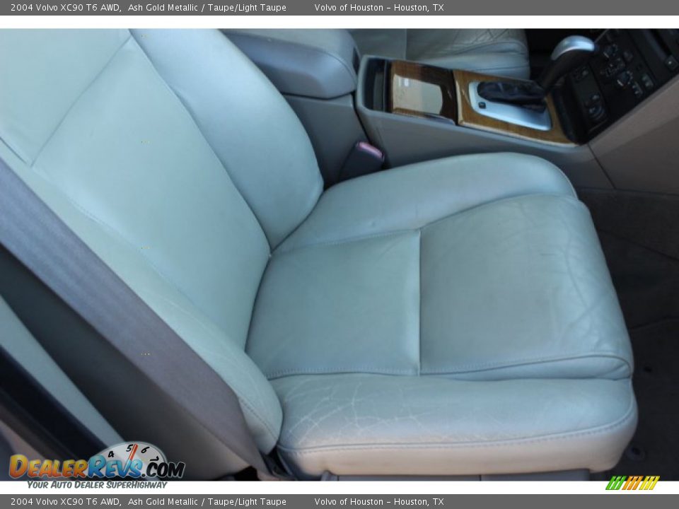 2004 Volvo XC90 T6 AWD Ash Gold Metallic / Taupe/Light Taupe Photo #26