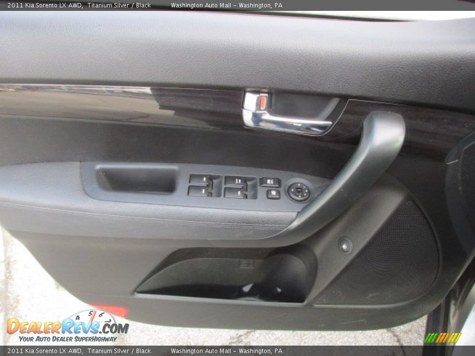 2011 Kia Sorento LX AWD Titanium Silver / Black Photo #8