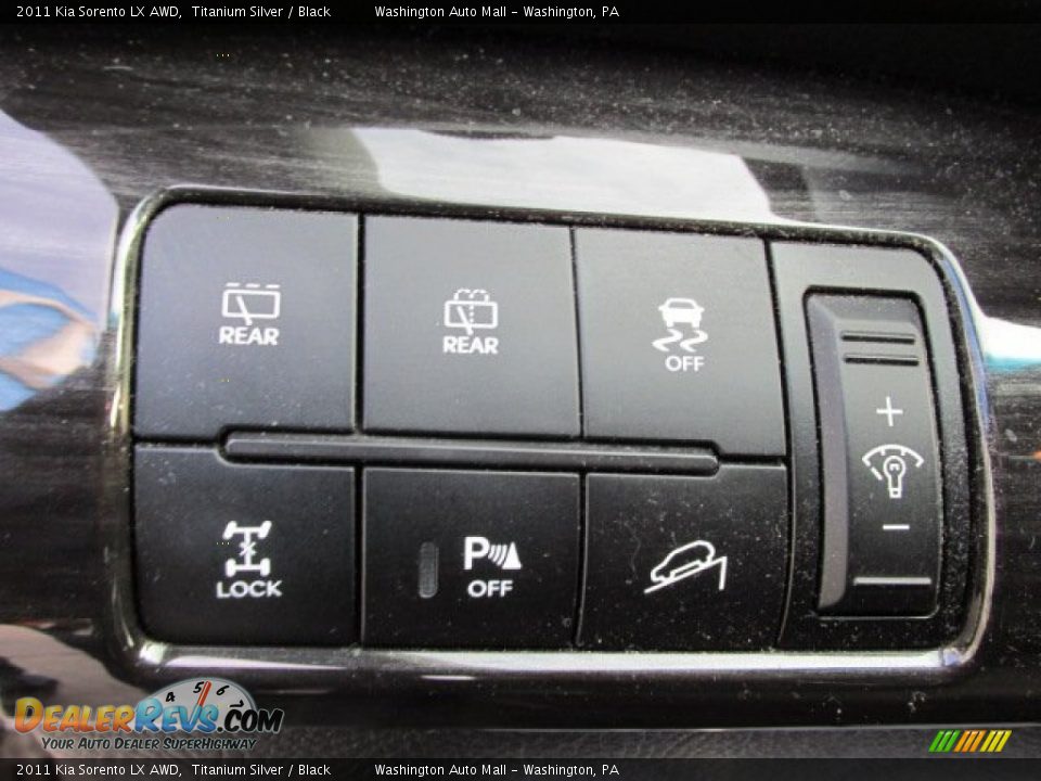 2011 Kia Sorento LX AWD Titanium Silver / Black Photo #13