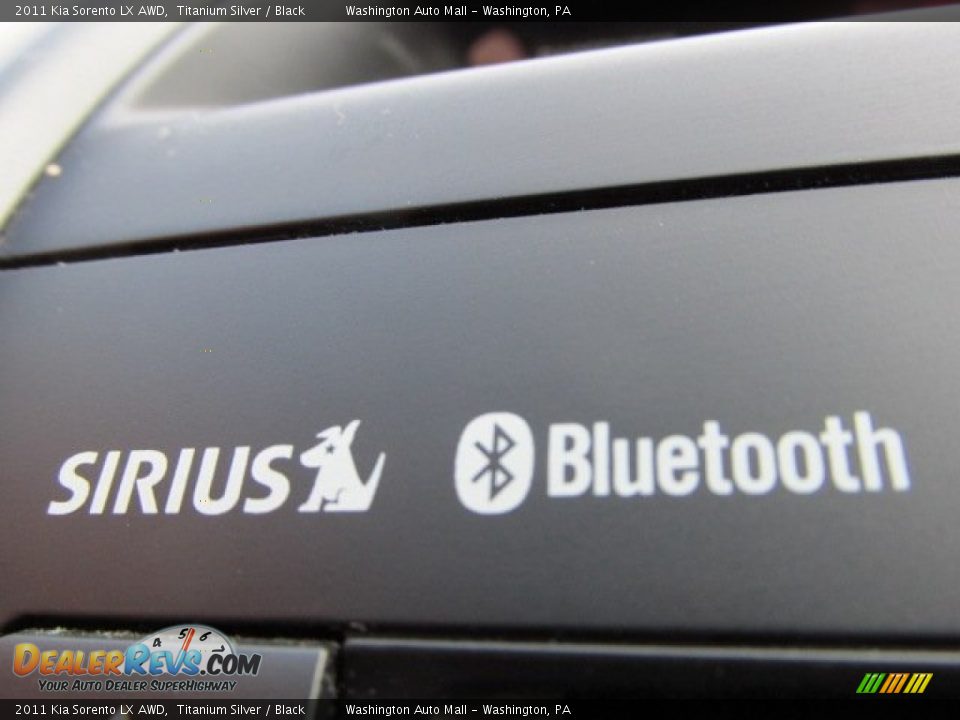 2011 Kia Sorento LX AWD Titanium Silver / Black Photo #17