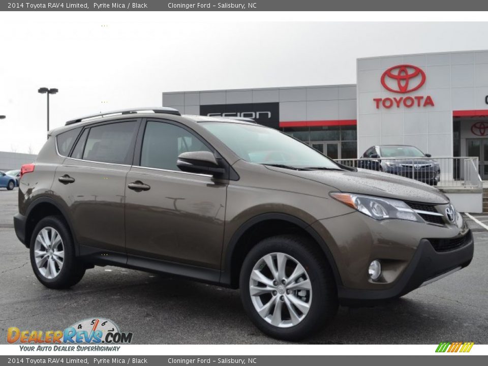 Front 3/4 View of 2014 Toyota RAV4 Limited Photo #1
