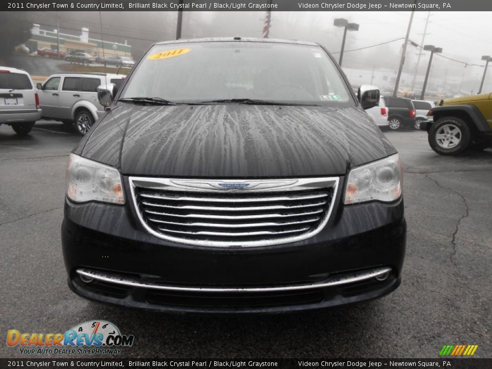 2011 Chrysler Town & Country Limited Brilliant Black Crystal Pearl / Black/Light Graystone Photo #2