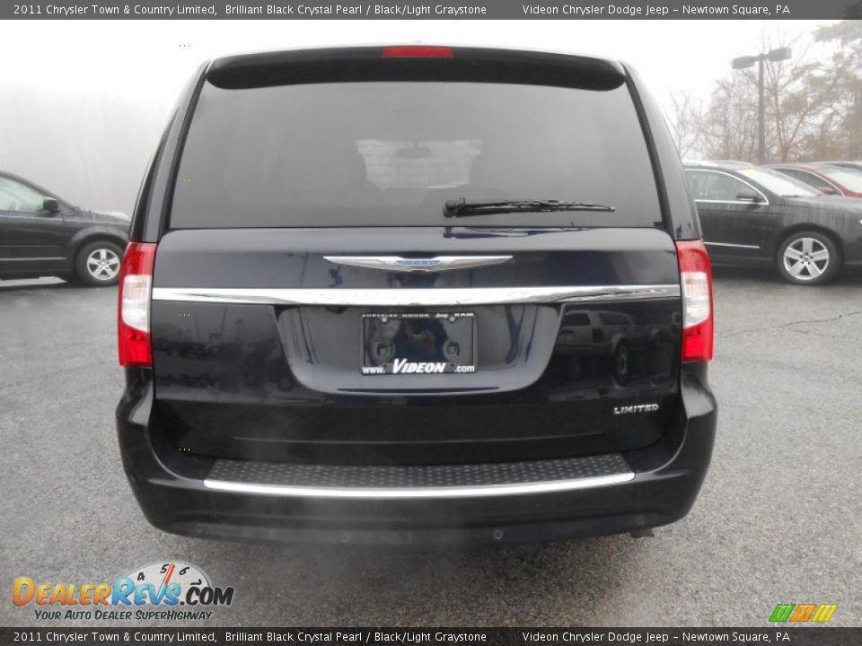 2011 Chrysler Town & Country Limited Brilliant Black Crystal Pearl / Black/Light Graystone Photo #6