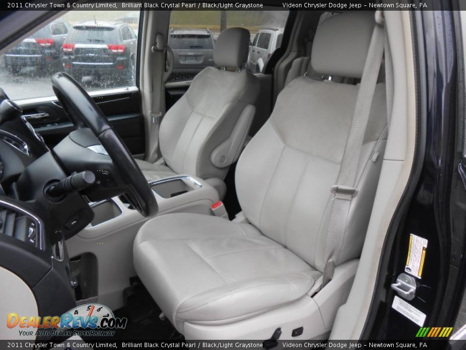 2011 Chrysler Town & Country Limited Brilliant Black Crystal Pearl / Black/Light Graystone Photo #11