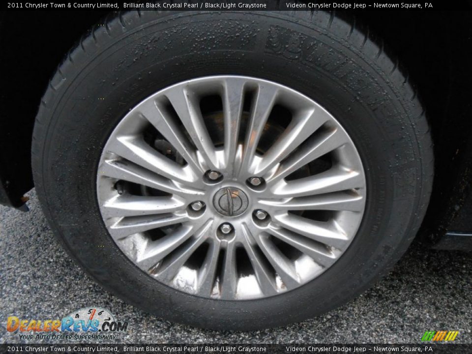 2011 Chrysler Town & Country Limited Brilliant Black Crystal Pearl / Black/Light Graystone Photo #21