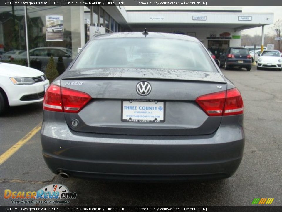 2013 Volkswagen Passat 2.5L SE Platinum Gray Metallic / Titan Black Photo #5