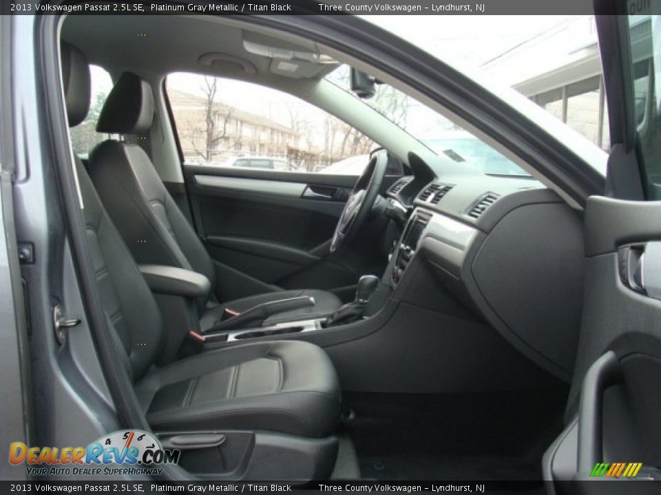 2013 Volkswagen Passat 2.5L SE Platinum Gray Metallic / Titan Black Photo #7