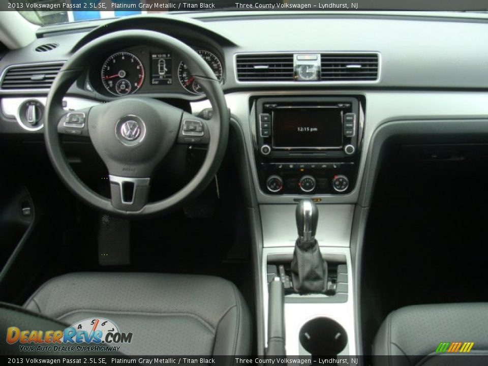 2013 Volkswagen Passat 2.5L SE Platinum Gray Metallic / Titan Black Photo #8