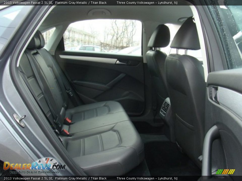 2013 Volkswagen Passat 2.5L SE Platinum Gray Metallic / Titan Black Photo #12