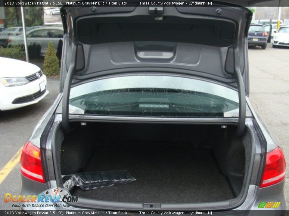 2013 Volkswagen Passat 2.5L SE Platinum Gray Metallic / Titan Black Photo #13