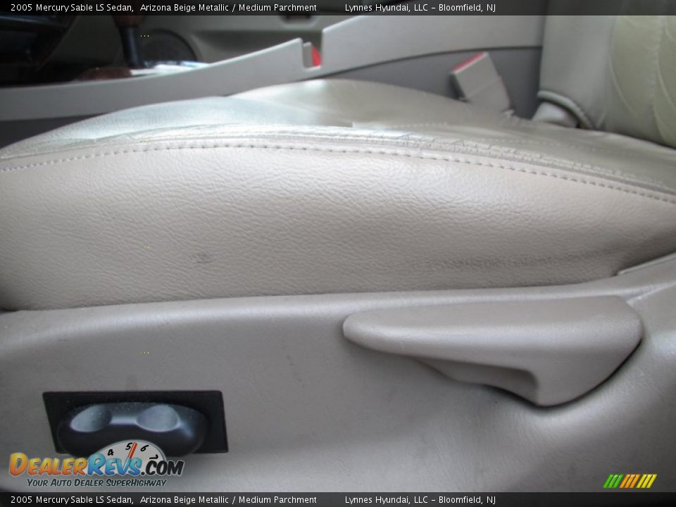 2005 Mercury Sable LS Sedan Arizona Beige Metallic / Medium Parchment Photo #7