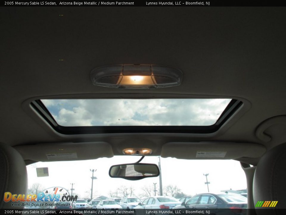 2005 Mercury Sable LS Sedan Arizona Beige Metallic / Medium Parchment Photo #9