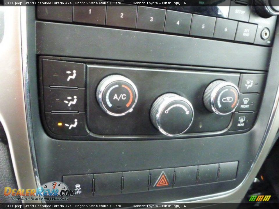 2011 Jeep Grand Cherokee Laredo 4x4 Bright Silver Metallic / Black Photo #22