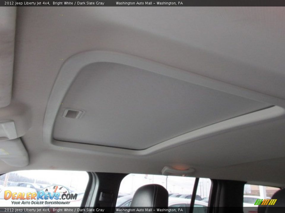 2012 Jeep Liberty Jet 4x4 Bright White / Dark Slate Gray Photo #10