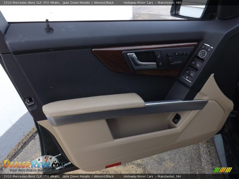 2010 Mercedes-Benz GLK 350 4Matic Jade Green Metallic / Almond/Black Photo #11