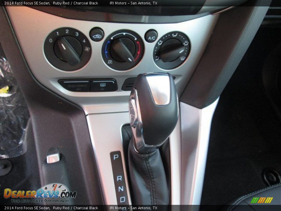 2014 Ford Focus SE Sedan Ruby Red / Charcoal Black Photo #18