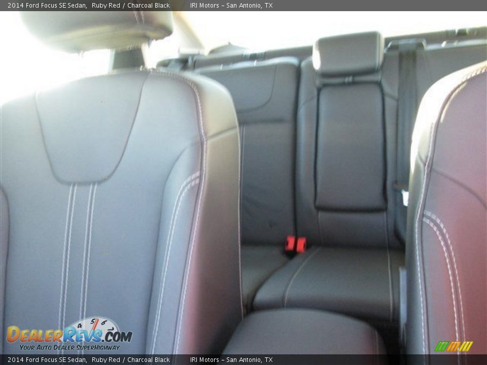 2014 Ford Focus SE Sedan Ruby Red / Charcoal Black Photo #21