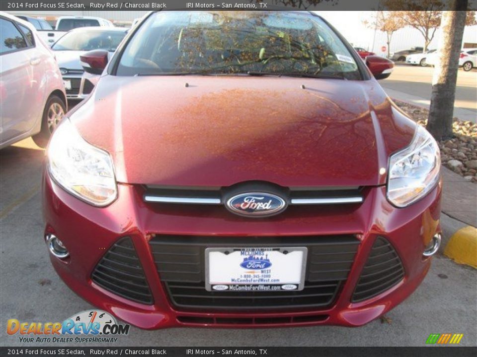 2014 Ford Focus SE Sedan Ruby Red / Charcoal Black Photo #24