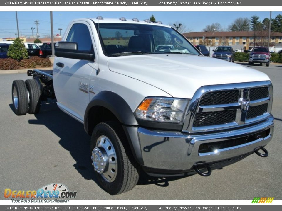 Front 3/4 View of 2014 Ram 4500 Tradesman Regular Cab Chassis Photo #2