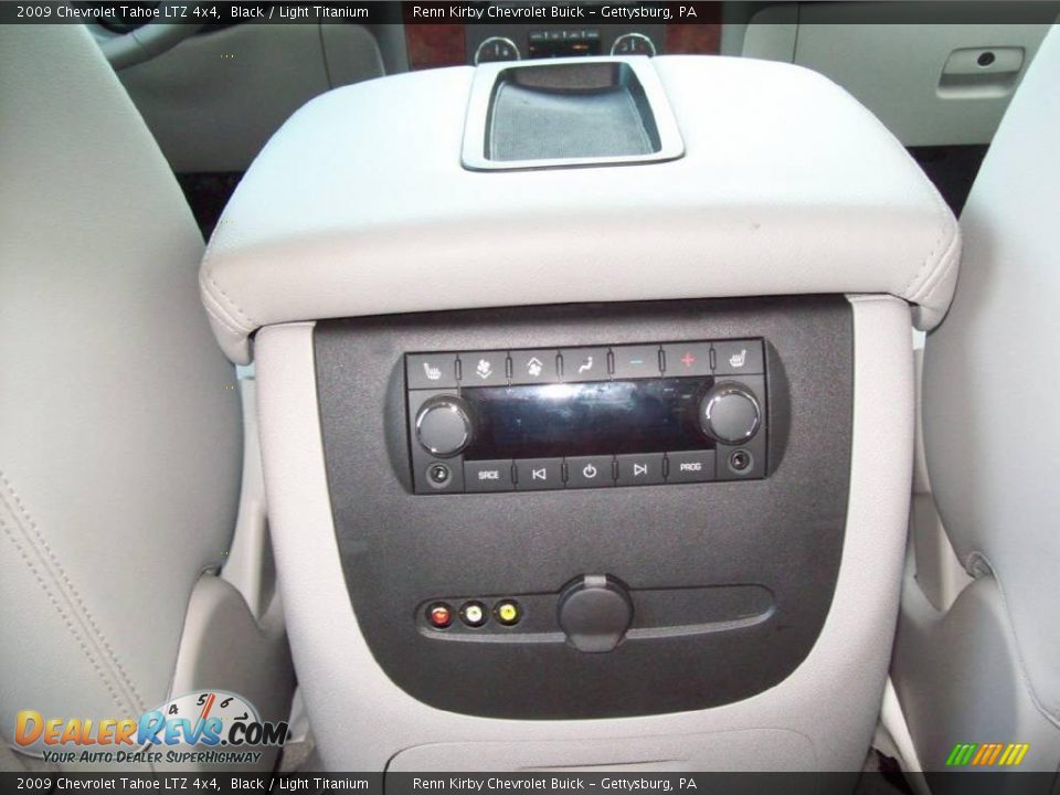 2009 Chevrolet Tahoe LTZ 4x4 Black / Light Titanium Photo #11
