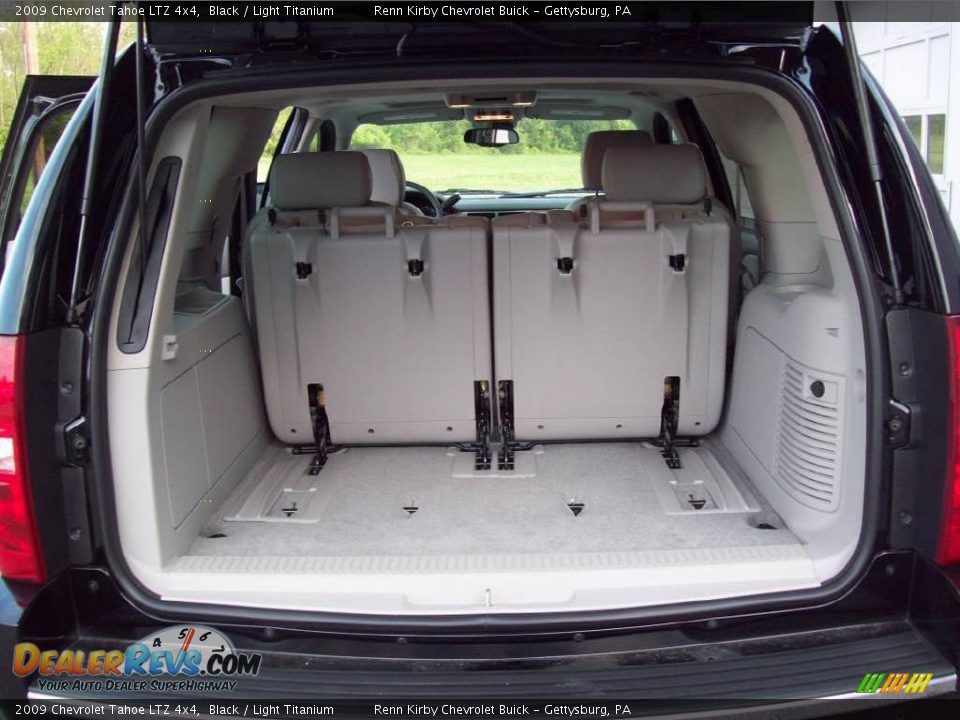 2009 Chevrolet Tahoe LTZ 4x4 Black / Light Titanium Photo #15