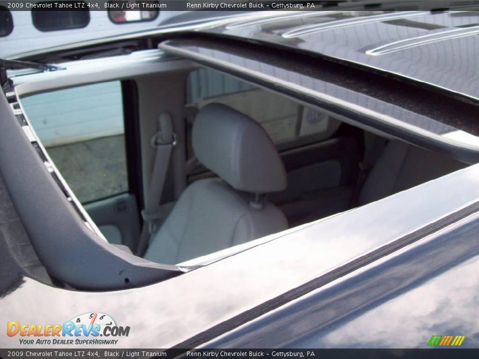 2009 Chevrolet Tahoe LTZ 4x4 Black / Light Titanium Photo #16