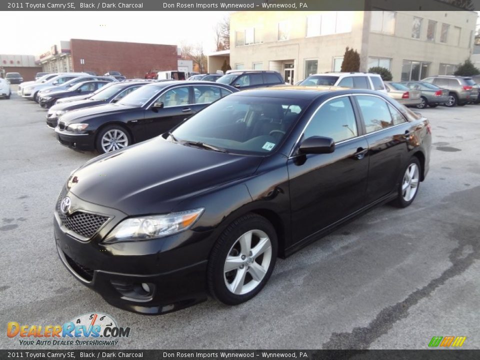 2011 Toyota Camry SE Black / Dark Charcoal Photo #4