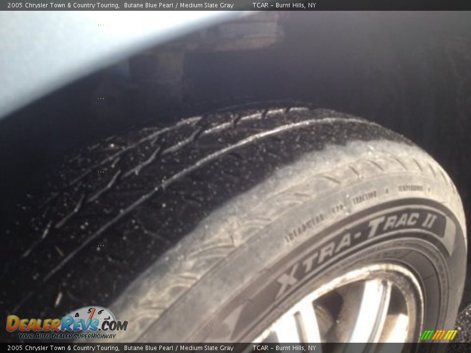 2005 Chrysler Town & Country Touring Butane Blue Pearl / Medium Slate Gray Photo #8