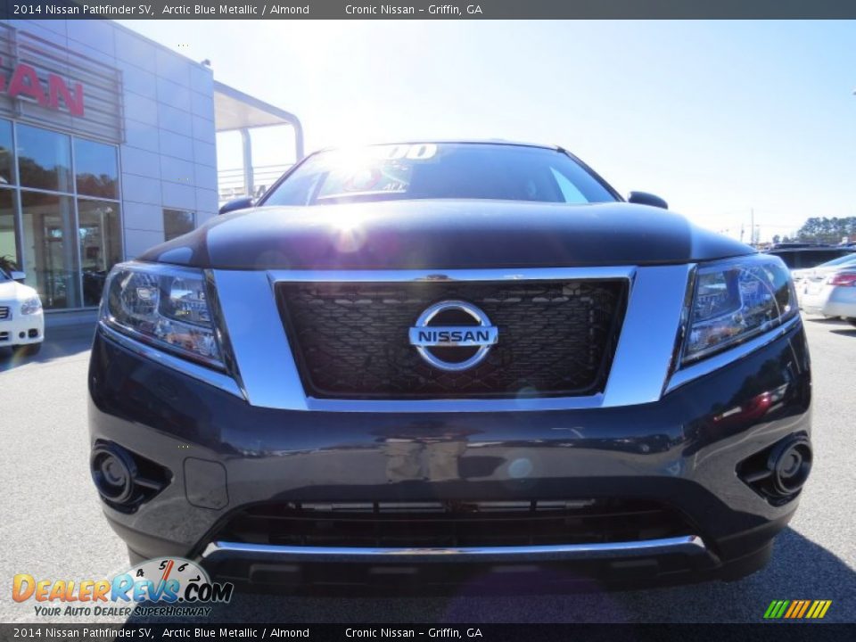 2014 Nissan Pathfinder SV Arctic Blue Metallic / Almond Photo #8