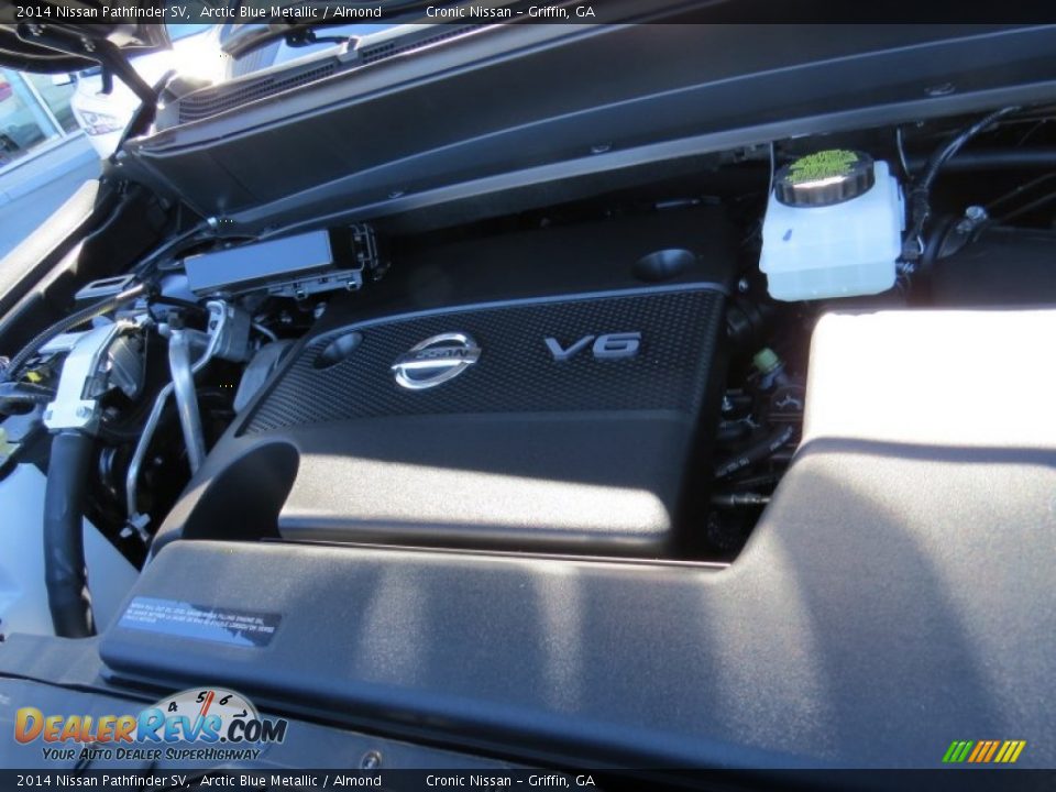 2014 Nissan Pathfinder SV Arctic Blue Metallic / Almond Photo #12