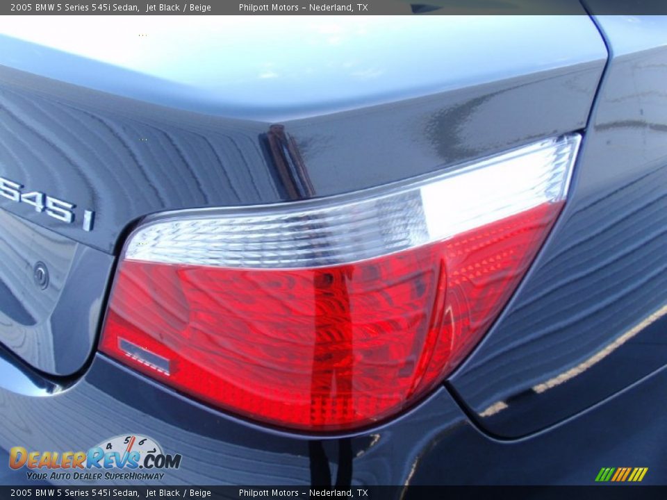 2005 BMW 5 Series 545i Sedan Jet Black / Beige Photo #17