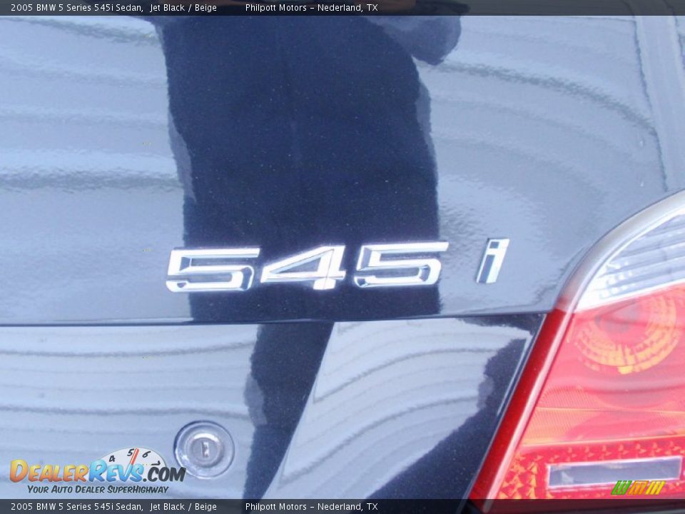 2005 BMW 5 Series 545i Sedan Jet Black / Beige Photo #18