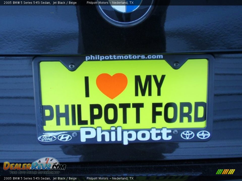 2005 BMW 5 Series 545i Sedan Jet Black / Beige Photo #19