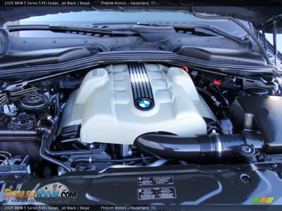 2005 BMW 5 Series 545i Sedan Jet Black / Beige Photo #21