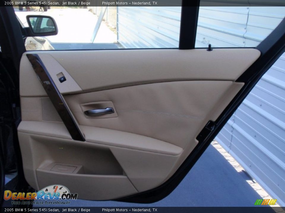2005 BMW 5 Series 545i Sedan Jet Black / Beige Photo #25