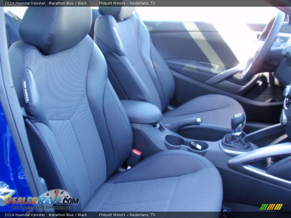 Front Seat of 2014 Hyundai Veloster  Photo #18