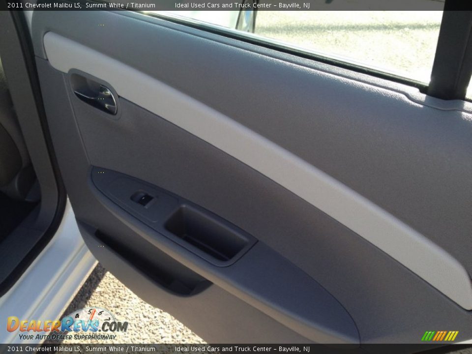 2011 Chevrolet Malibu LS Summit White / Titanium Photo #11