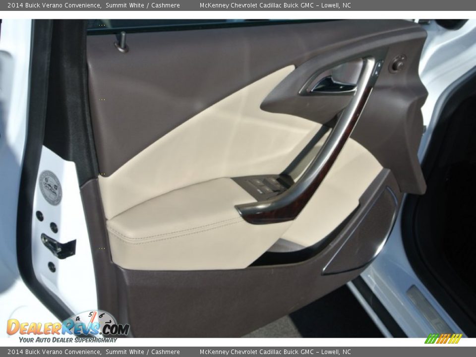 Door Panel of 2014 Buick Verano Convenience Photo #9