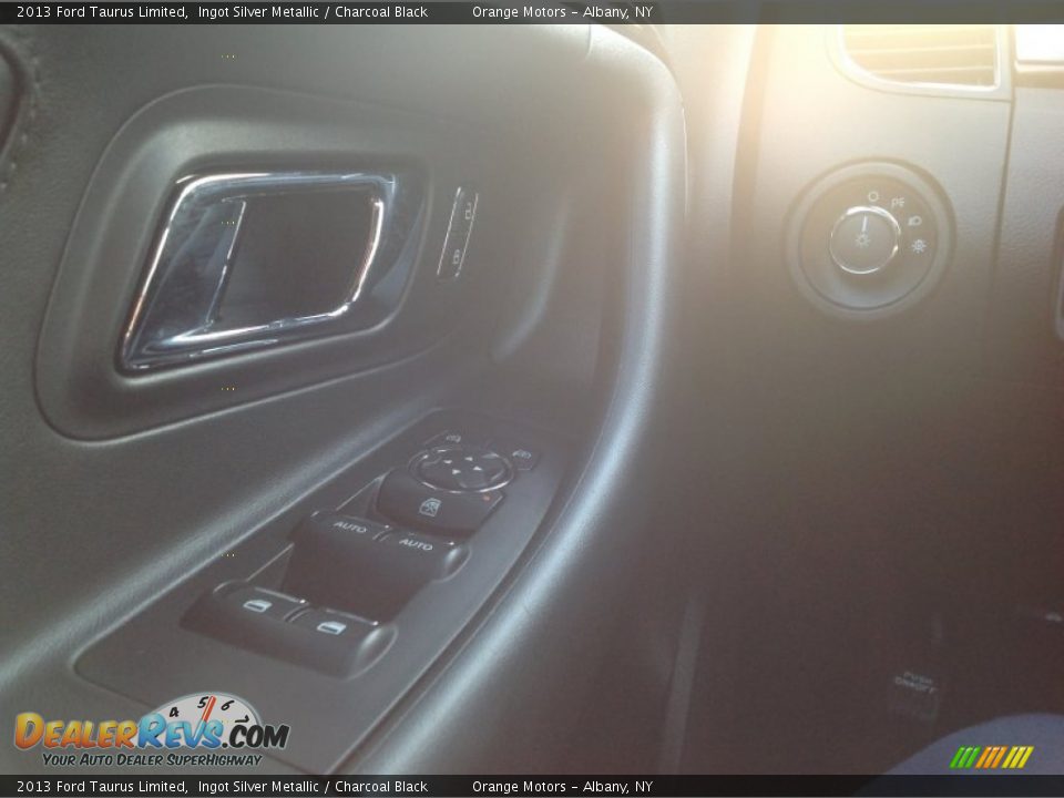 2013 Ford Taurus Limited Ingot Silver Metallic / Charcoal Black Photo #17