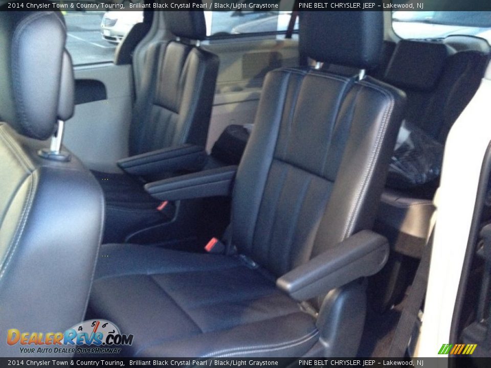 2014 Chrysler Town & Country Touring Brilliant Black Crystal Pearl / Black/Light Graystone Photo #6