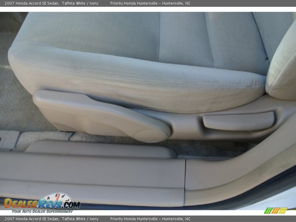 2007 Honda Accord SE Sedan Taffeta White / Ivory Photo #9