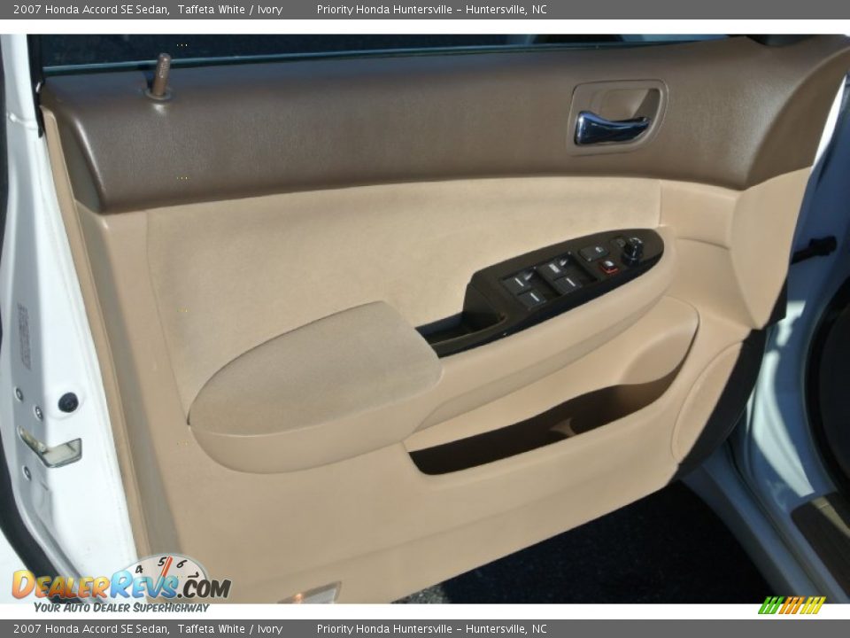 2007 Honda Accord SE Sedan Taffeta White / Ivory Photo #10